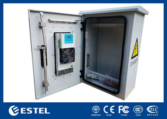 صندوق الاتصالات الخارجي المثبت على عمود جدار مع مكيف TEC 19 بوصة رف 7U مساحة المستخدم